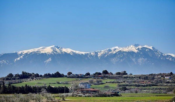 Ο λόγος που ντύθηκε στα λευκά ο Όλυμπος. Είναι χιόνι;